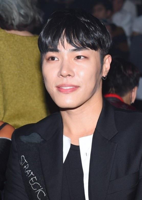 輝晟在首爾家中身亡,警方排除他殺,死因疑與心理疾病有關。