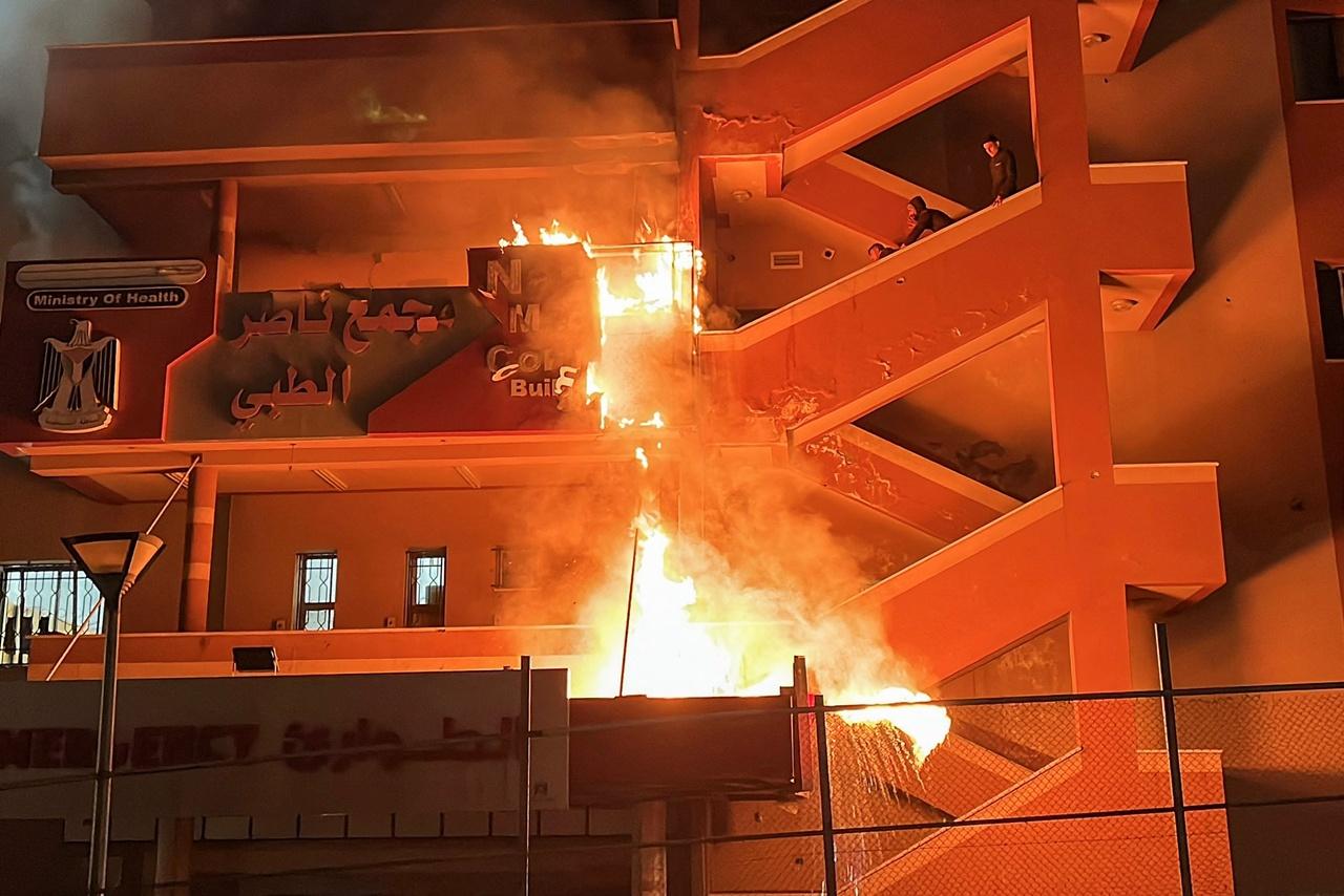 以巴衝突,以軍攻擊加沙南部最大醫院至少5人死,包括哈馬斯政治局成員。(X)