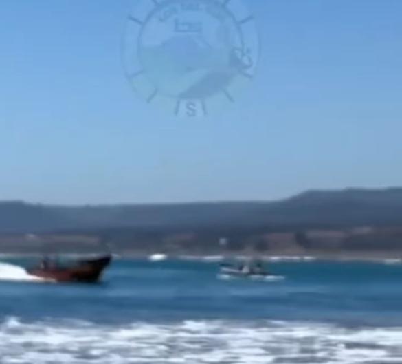 事發時快艇高速直駛向沙灘。(IG)