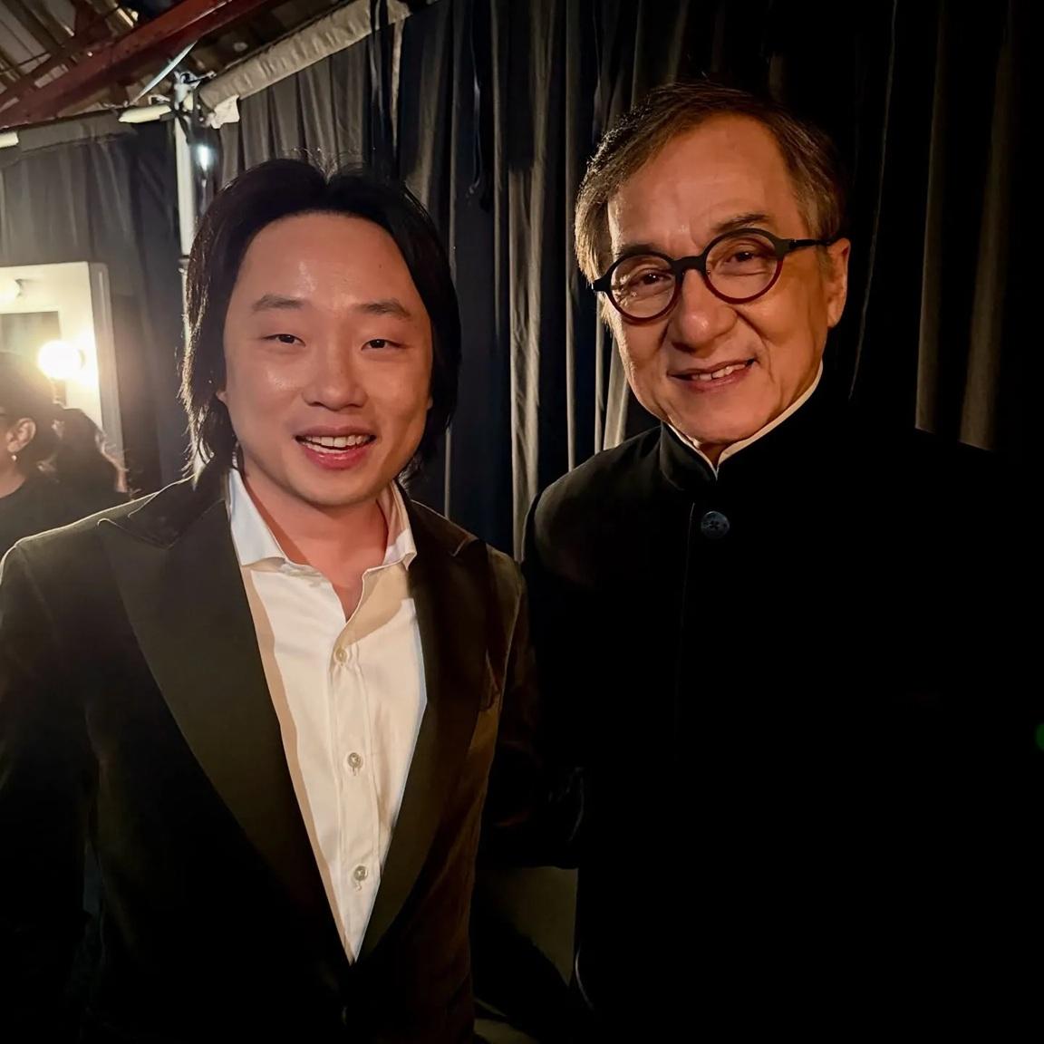 歐陽萬成早前在社交網上載跟成龍合照。