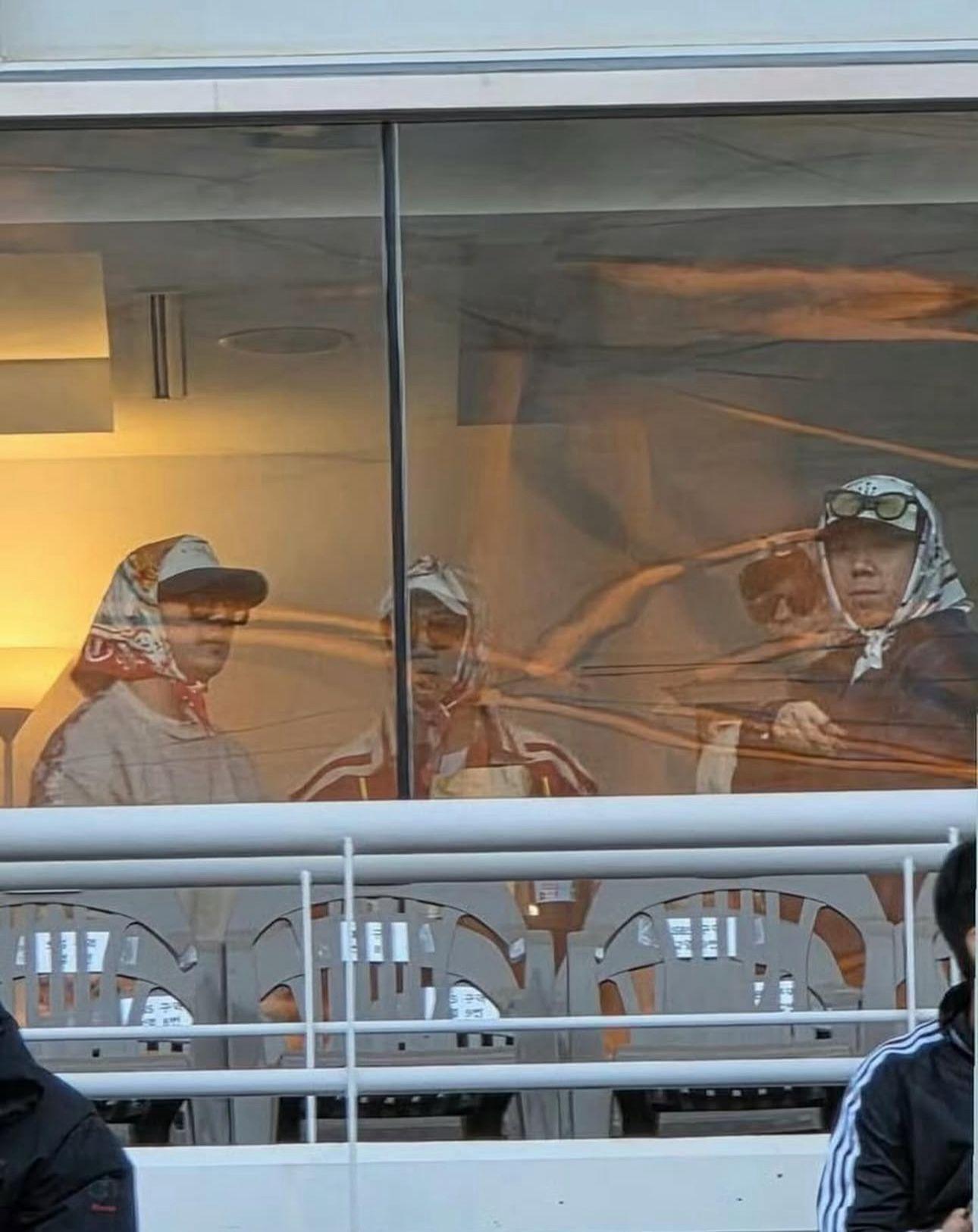 《Running Man》成員劉在錫、Haha、池石鎮、梁世燦包廂捧場。