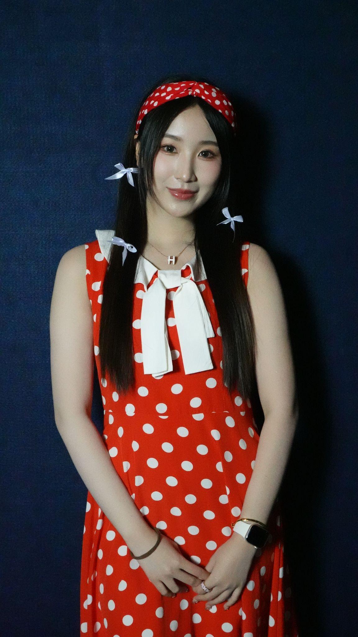 詹天文(飾年青嚴麗珍) 演出日期及場次:3 月 22 日(星期六,下午 3 時及晚上 8 時)