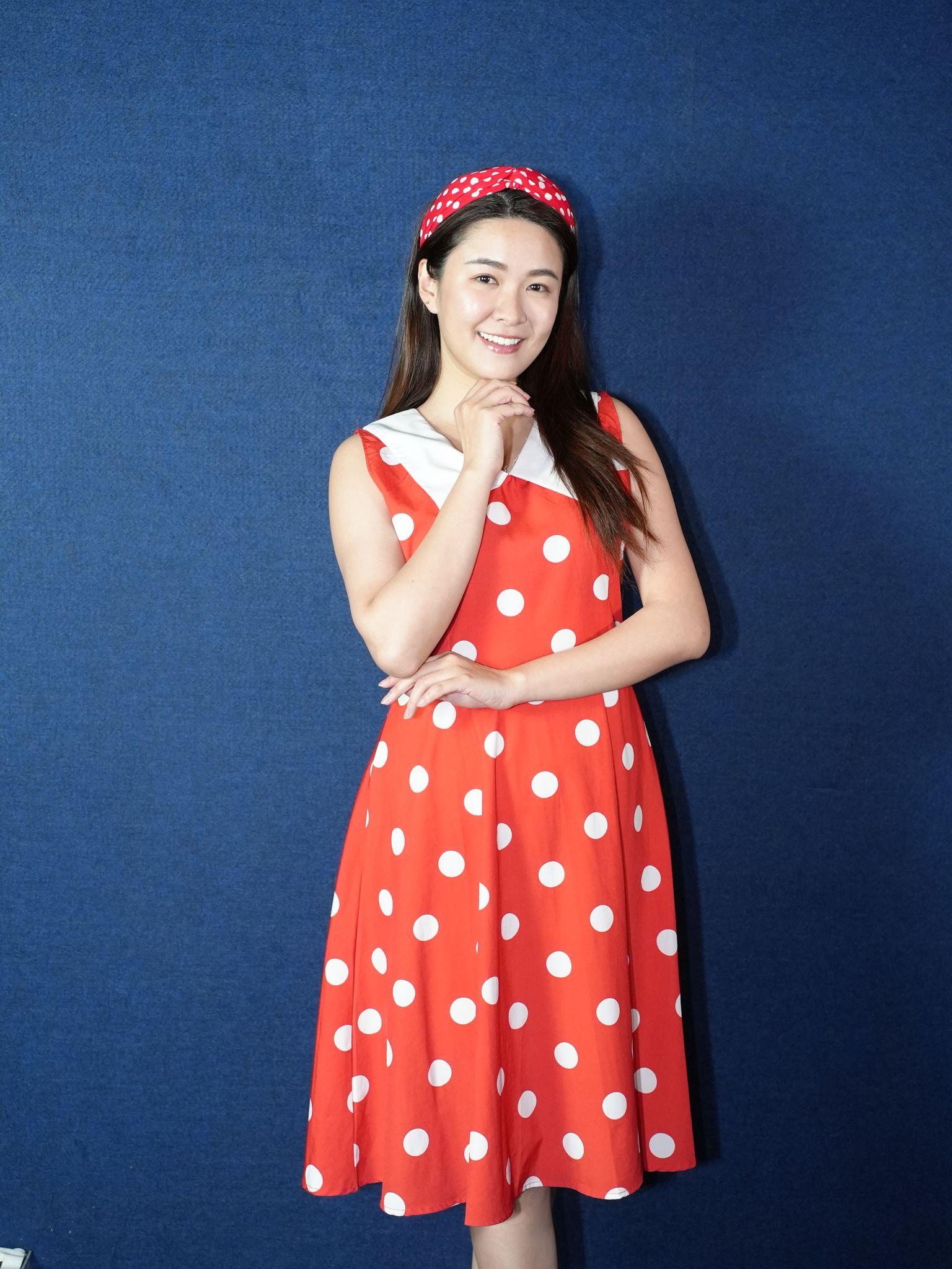 江嘉敏(飾年青嚴麗珍) 演出日期及場次:4 月 10 至 11 及 17 至 18 日(星期四及五,晚上 8 時)