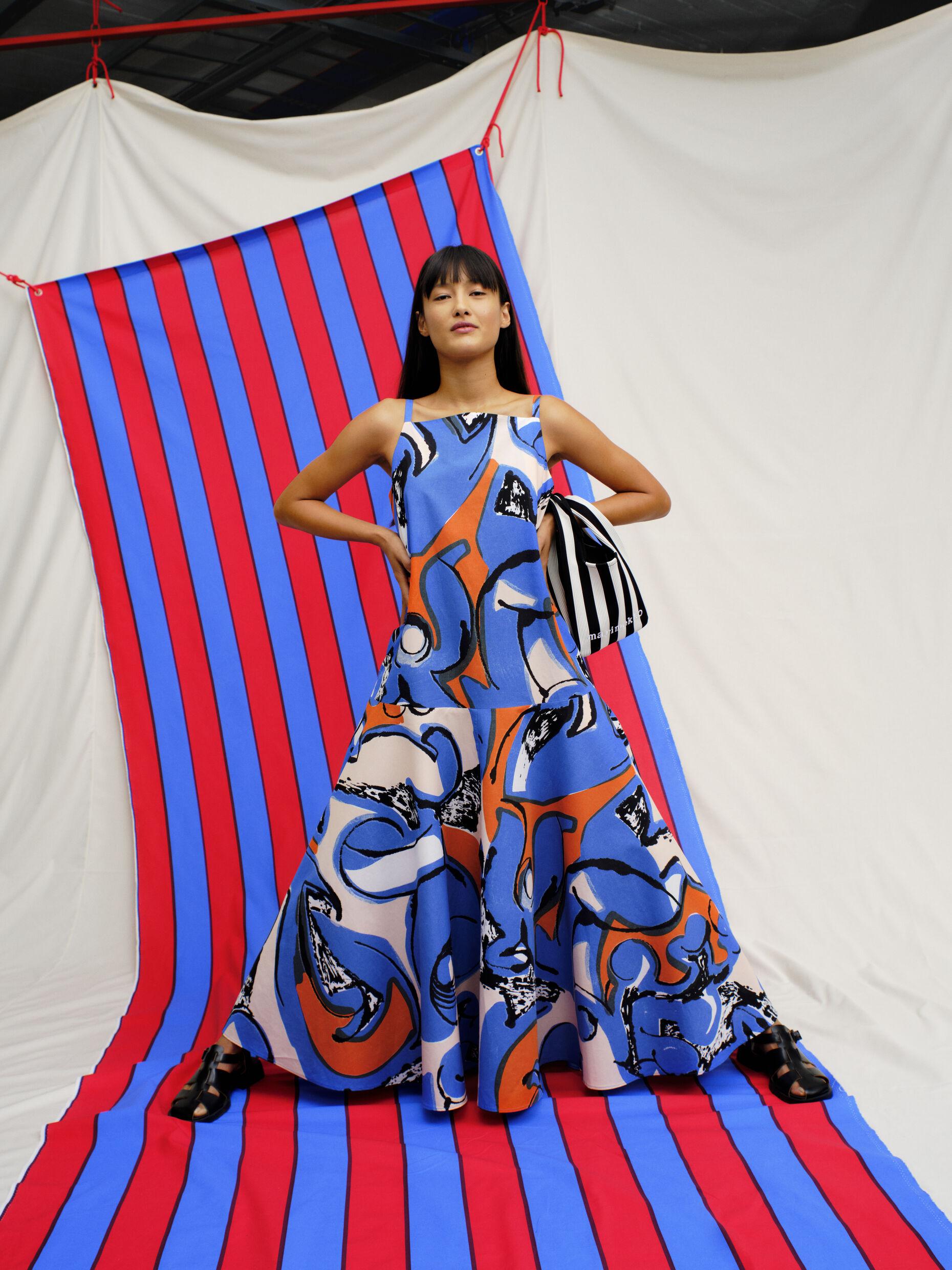 Petra Börner為Marimekko獨家創作8幅藝術作品,其中四幅畫用在春夏季衣裳設計中。