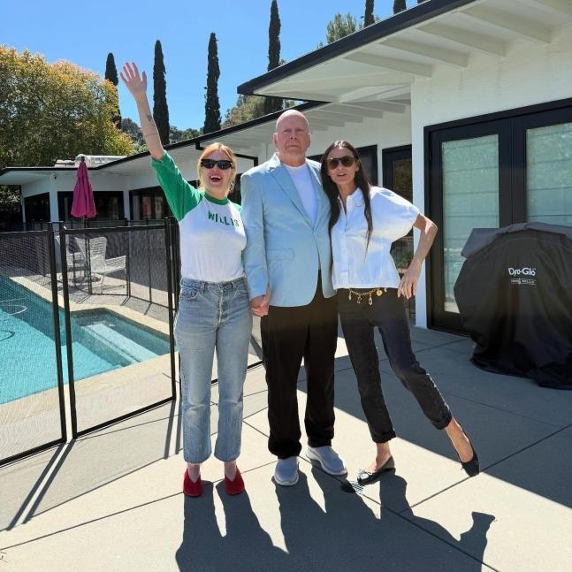 狄美摩亞稱,與布斯韋利士每周見面,又視對方為家人。