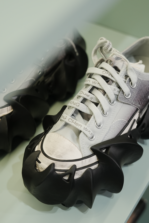 另一款FENG CHEN WANG設計的CHUCK 70,可惜香港代理沒有入貨。