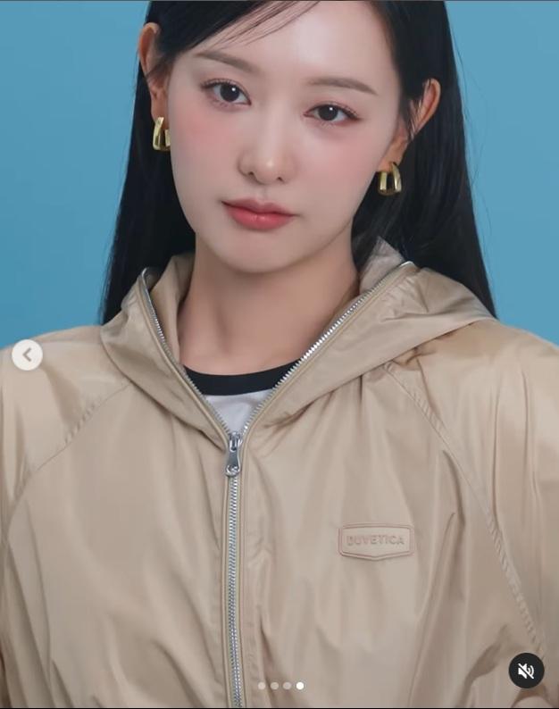 上周來港出席BVLGARI活動的金智媛,本周即為DUVETICA工作。