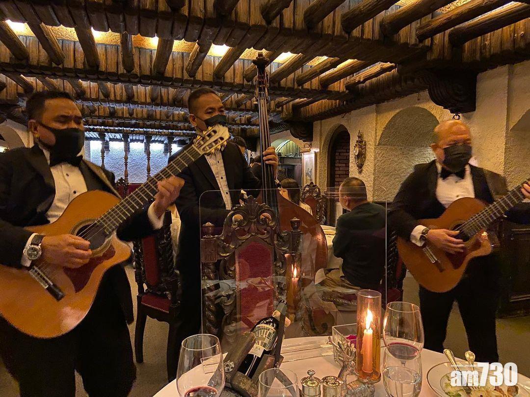 live band 可以點歌。 網絡來源:instagram:pollylai1981