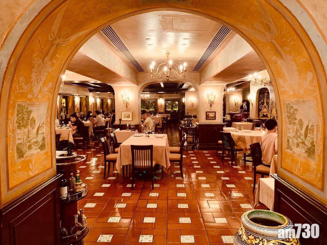 室內設計都跟足羅馬總店。 網絡來源:instagram: vivianna.lw.huang