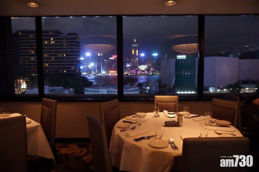 香港店位於繁華的尖沙咀區,坐擁維港美景。 網絡來源:openrice:霖迪