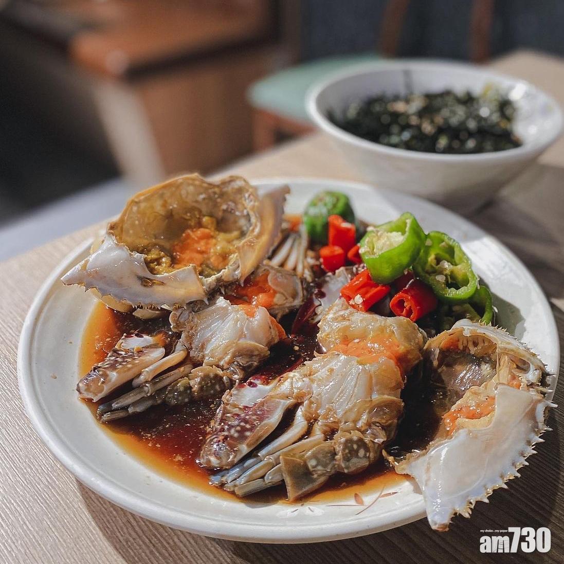 醬缸主打醬油蟹料理。