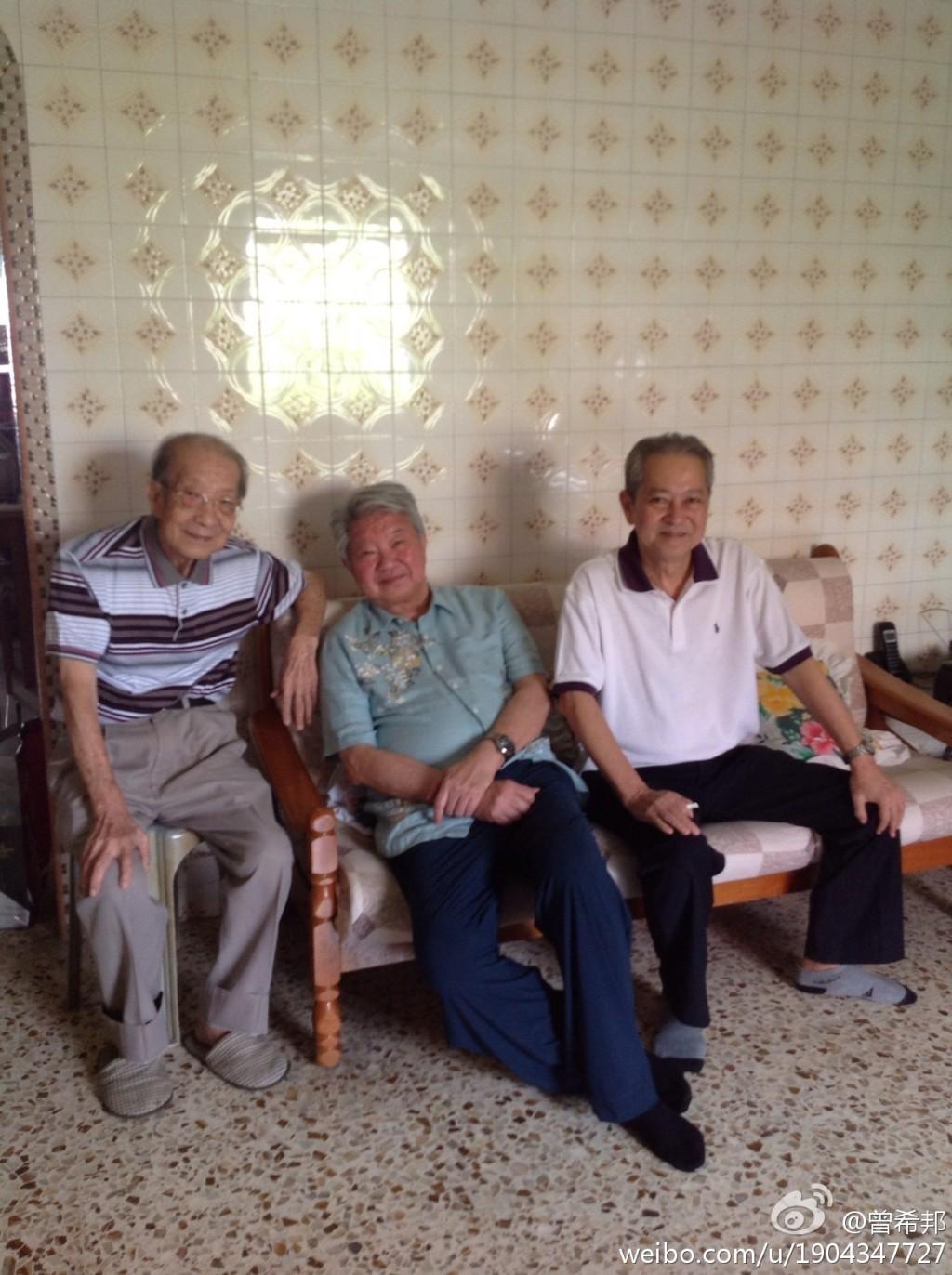 蔡萱是新加坡有名的電視製作人。