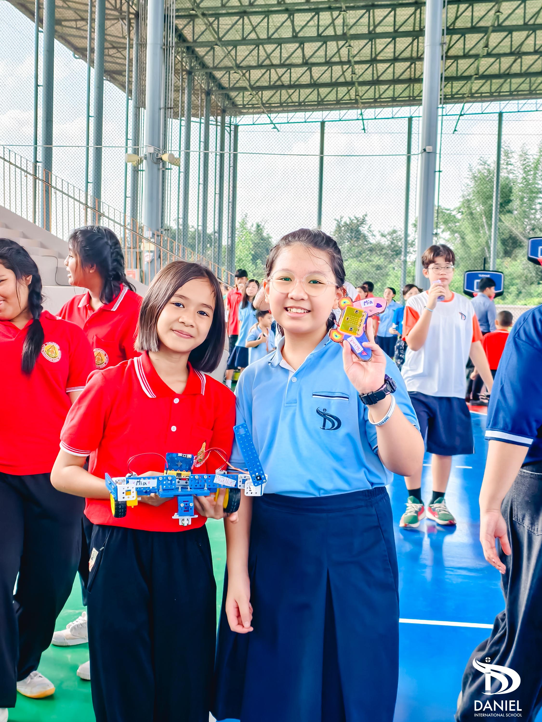 但以理國際學校學生學習關懷平民學童。