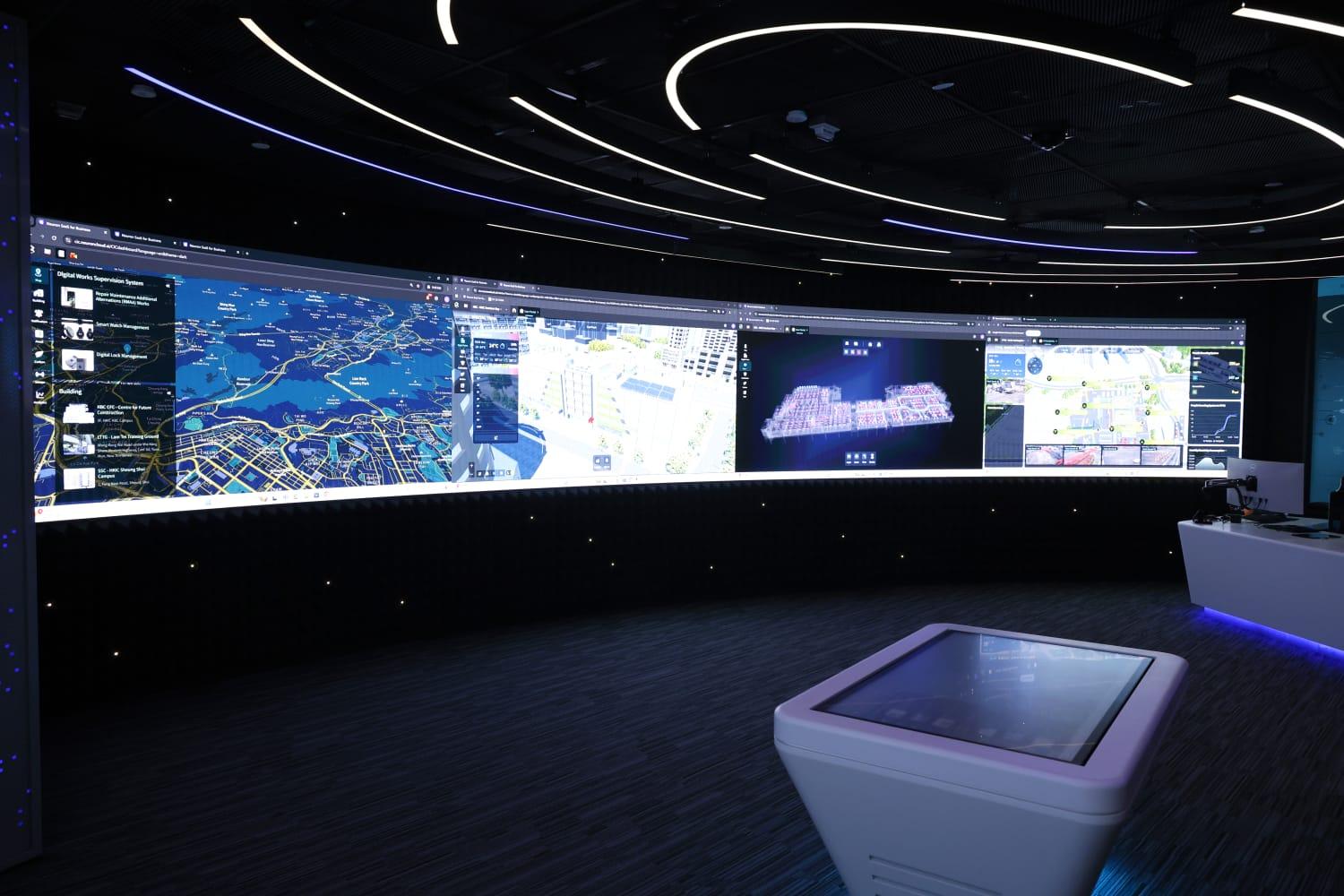 建造業議會成立的「物業管理智能監察中心」。(林俊源攝)