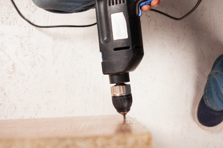 WD40用途|對塑膠、橡膠、蠟有溶解作用