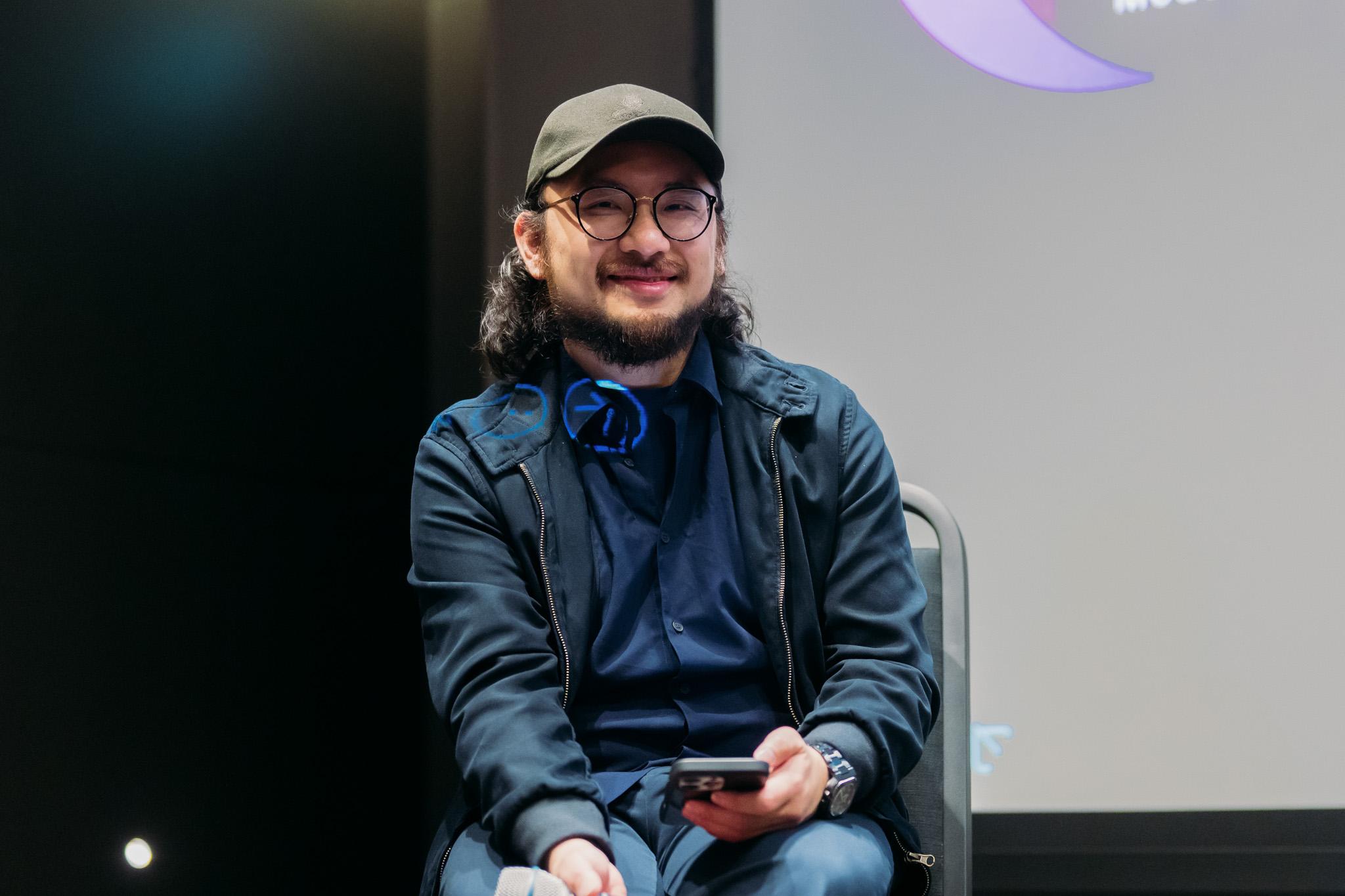 簡君晋導演擔任影人對談的主持。