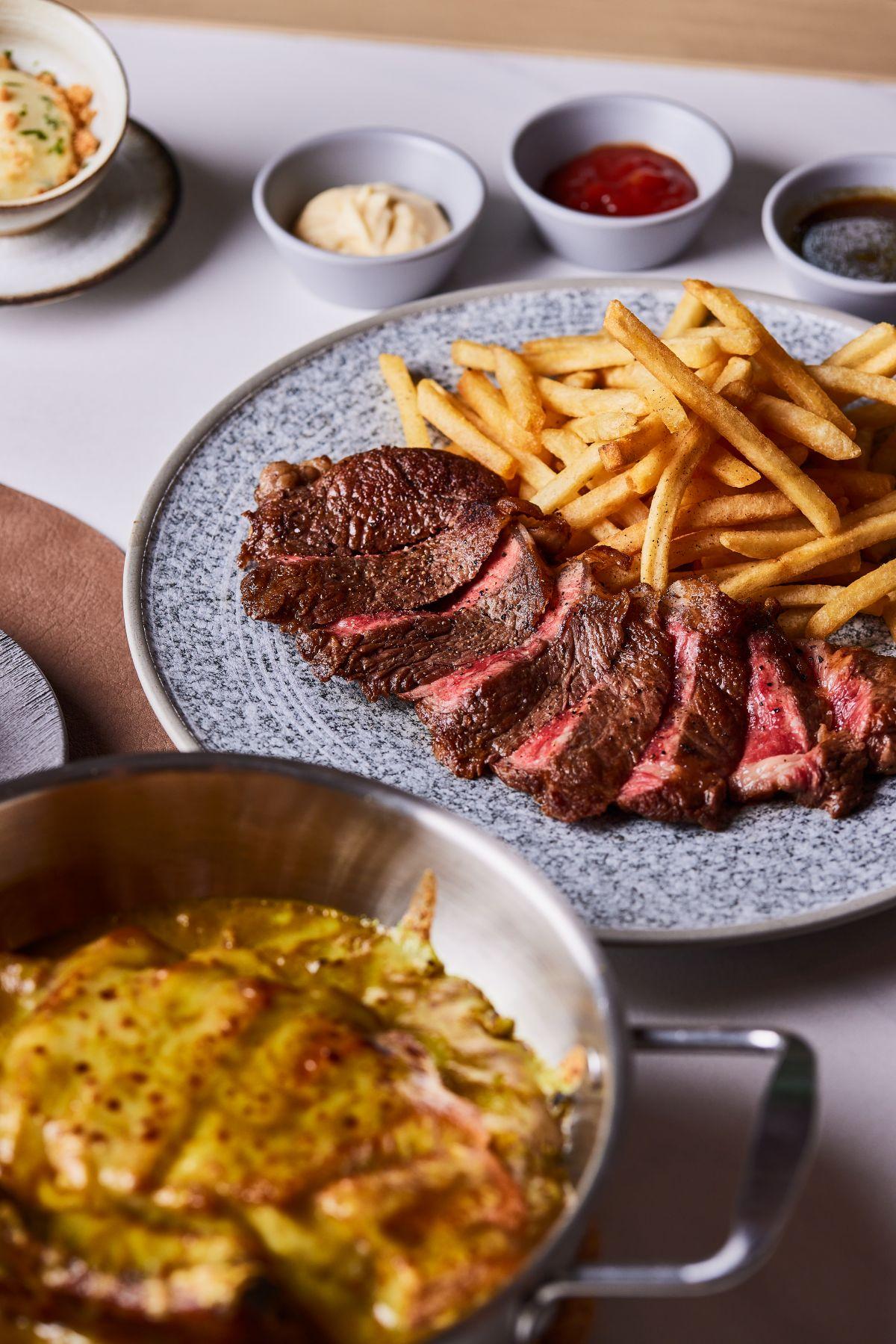 M3澳洲和牛西冷扒配薯條(露台餐單)