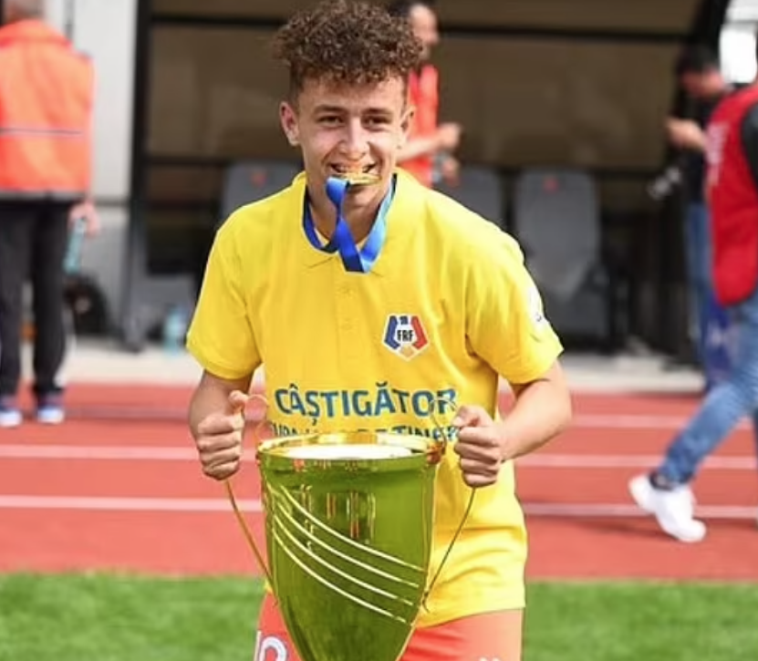 Manolache慘被自己的胃酸嗆死。(互聯網)