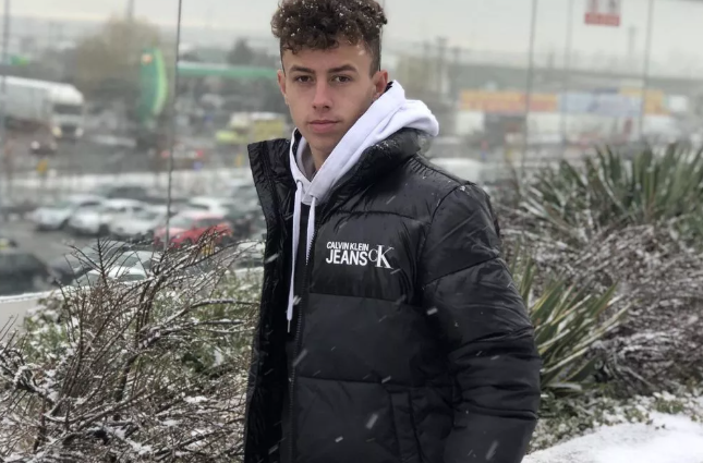 Manolache慘被自己的胃酸嗆死。(互聯網)