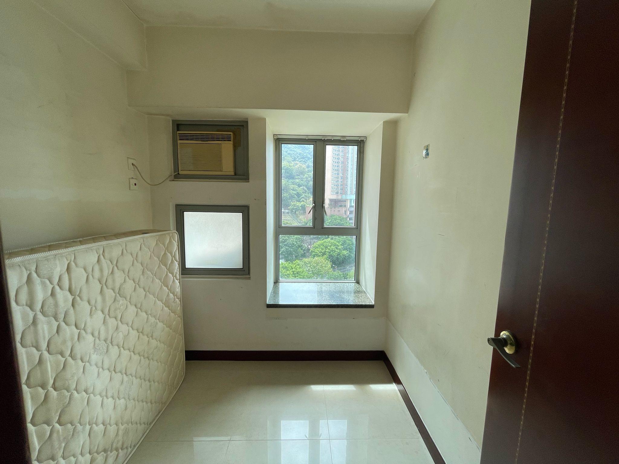 其中一間睡房景觀為翠綠園景。