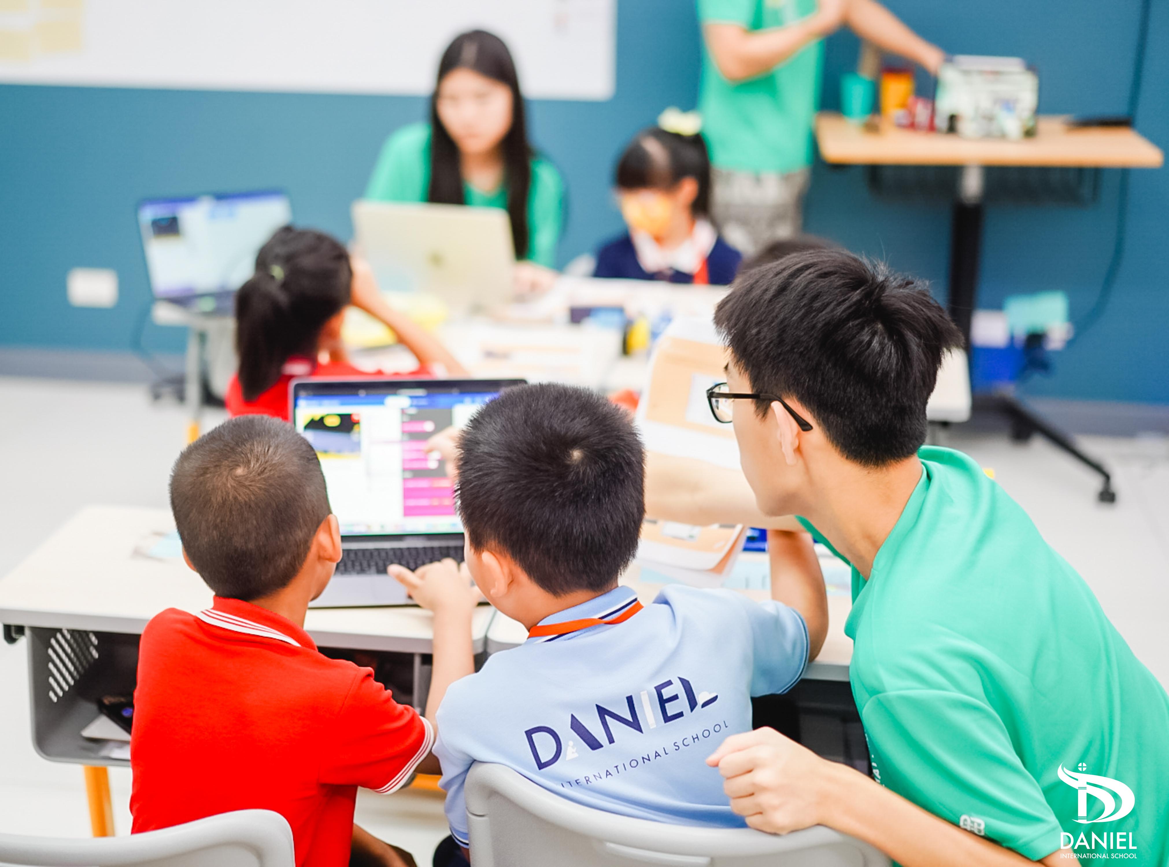 理大學生學習運用知識服務社群。