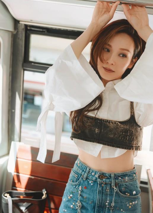 Ali今日(31日)在IG分享一系列於電車所拍攝的照片!