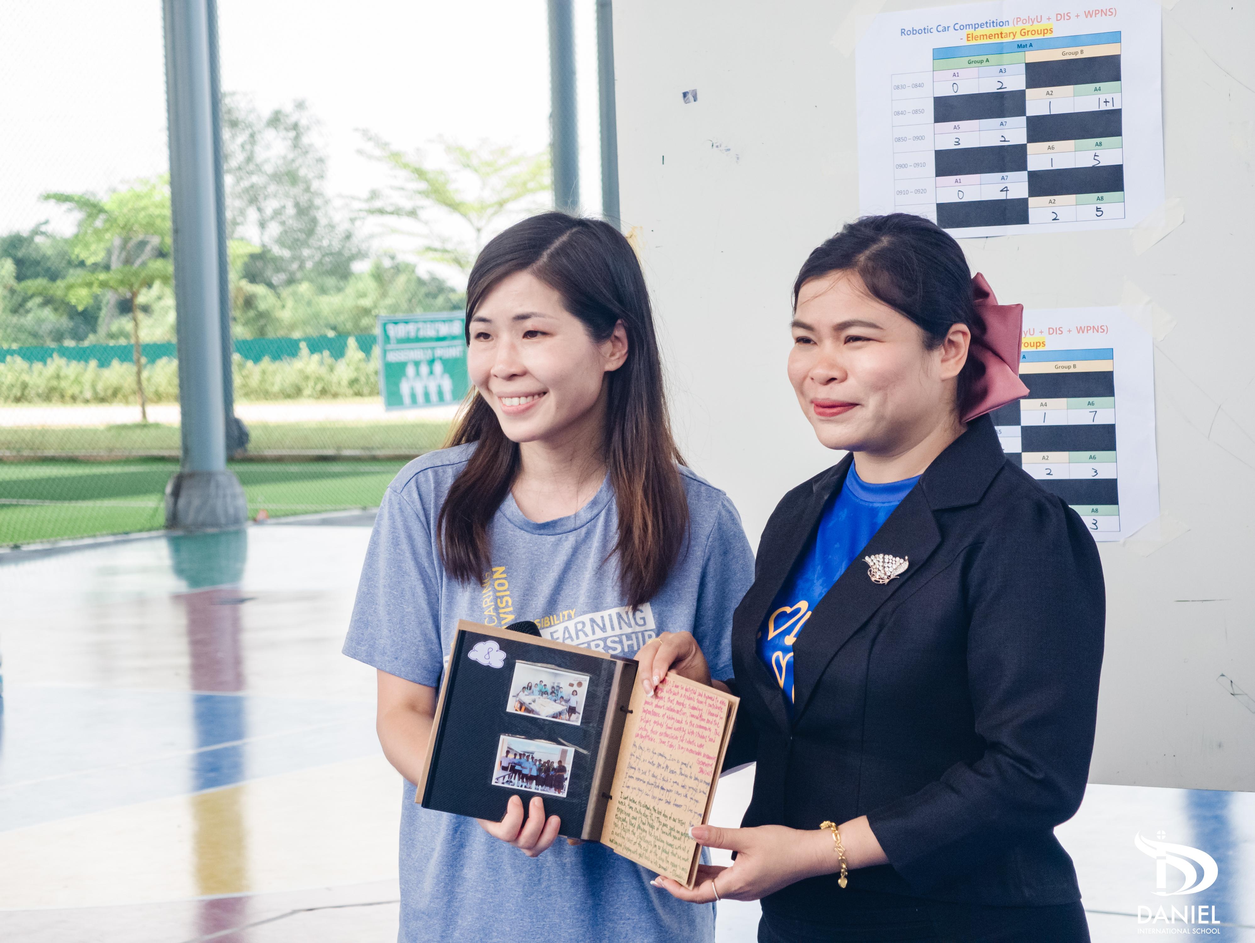 理大領隊導師Jessie 期望計劃可以達到三贏局面,不但將知識傳授給平民學生,而且還培養理大及國際學校學生同理心,關懷社會上有需要的人。