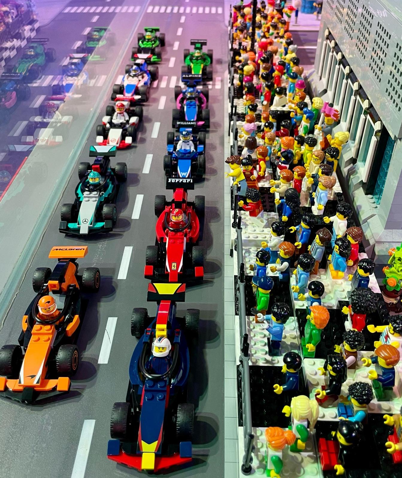 於樂高F1迷你天地,發掘各種賽車場景,可獲得限量禮品。