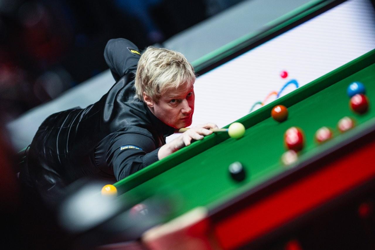 世界桌球大獎賽,羅拔臣10:0大勝冰咸,事隔8年再於香港捧盃。