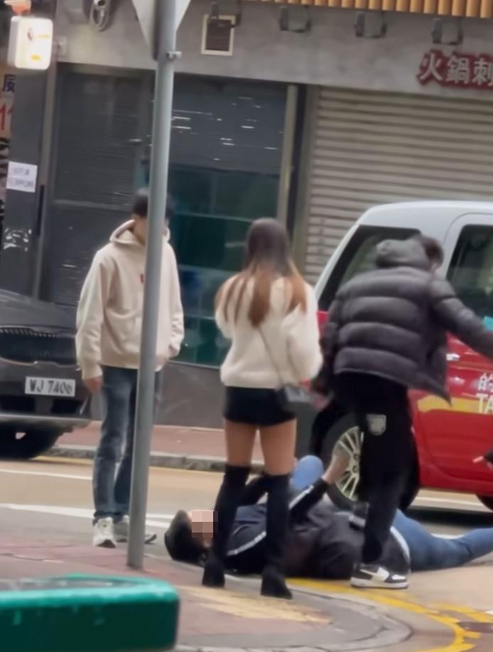 尖沙咀發生爭執事件。(fb「車cam L(香港群組)」截圖)