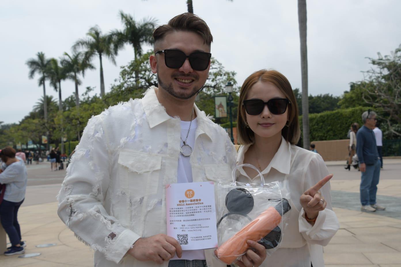 尹新杰攜同太太出席慈善活動。