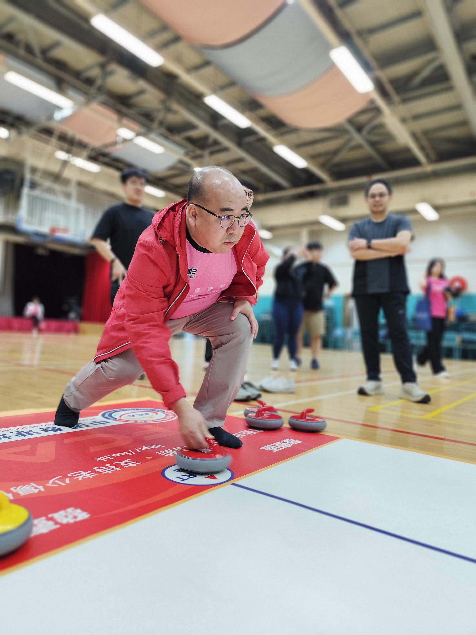 南豐物業管理員工與訓練中心學員合共派出280位參加者組成55支隊伍,於項目期間持續進行各類型運動,燃燒卡路里。