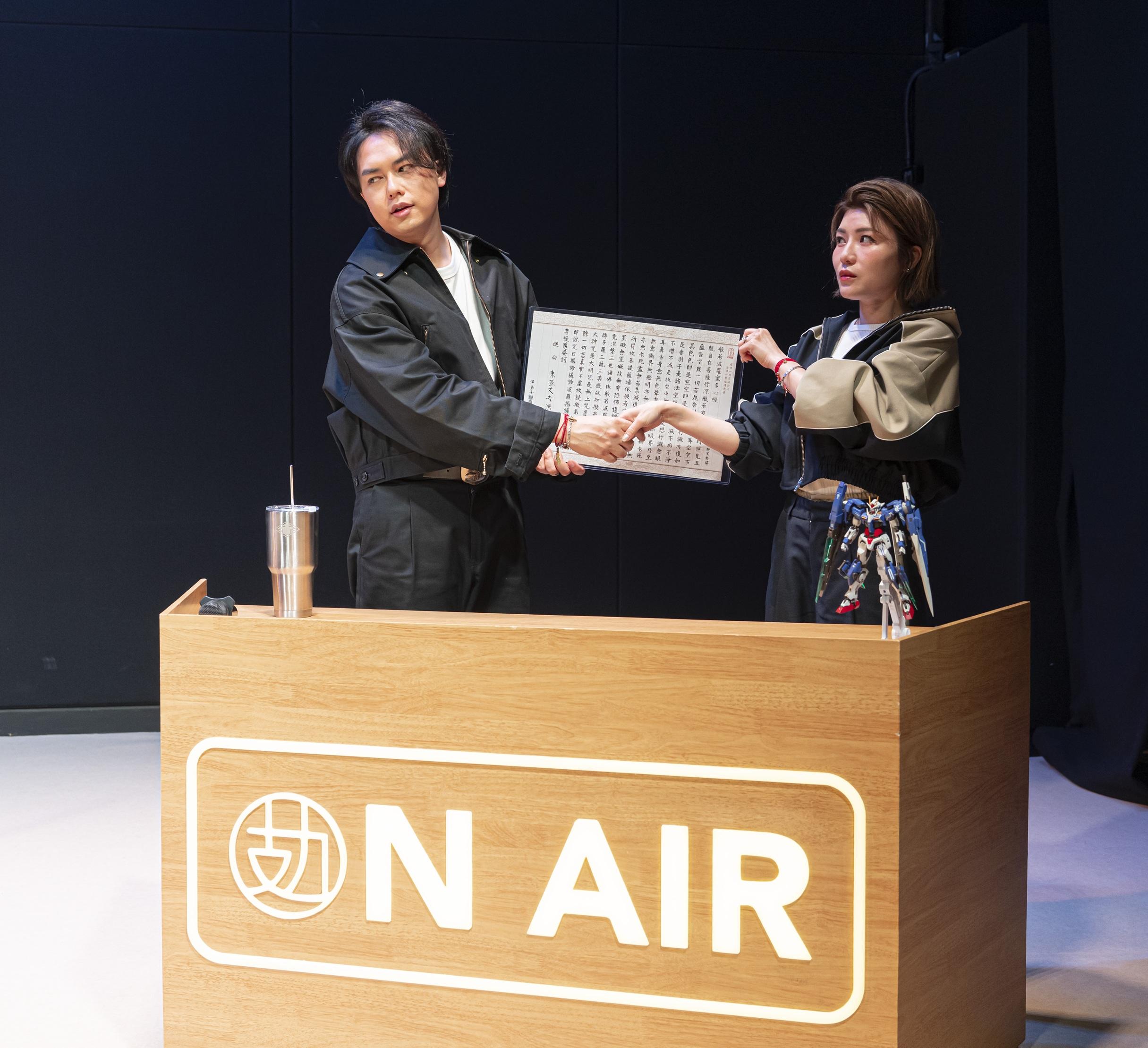 阿檸又透露今次棟篤笑靈感源自與Oli新婚一年遇上的軼事。