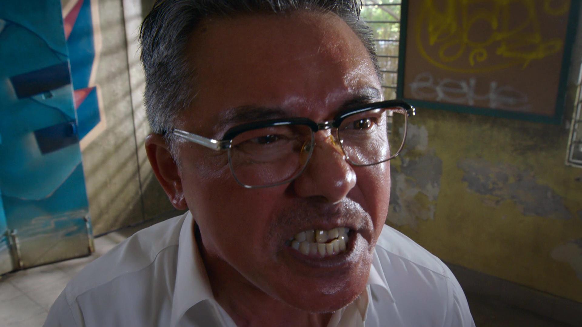 在TVB新劇《奪命提示》中,吳瑞庭無論係為難嘅慈父、抑或激動暴怒嘅慈父都演得好好。