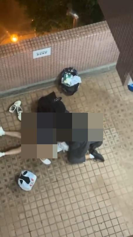 一個屋苑上演「活春宮」事件。(網上影片截圖)