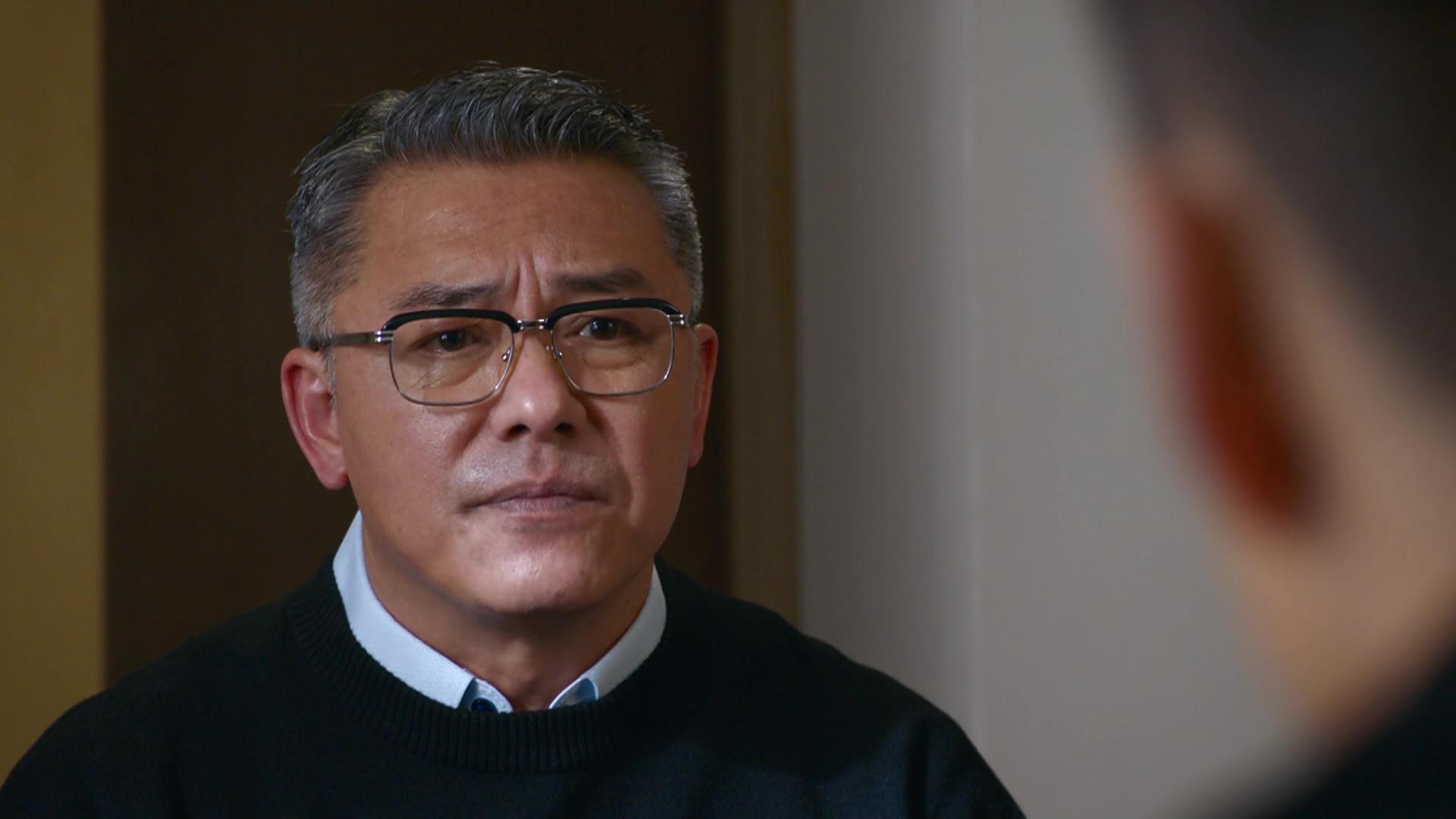 在TVB新劇《奪命提示》中,吳瑞庭無論係為難嘅慈父、抑或激動暴怒嘅慈父都演得好好。