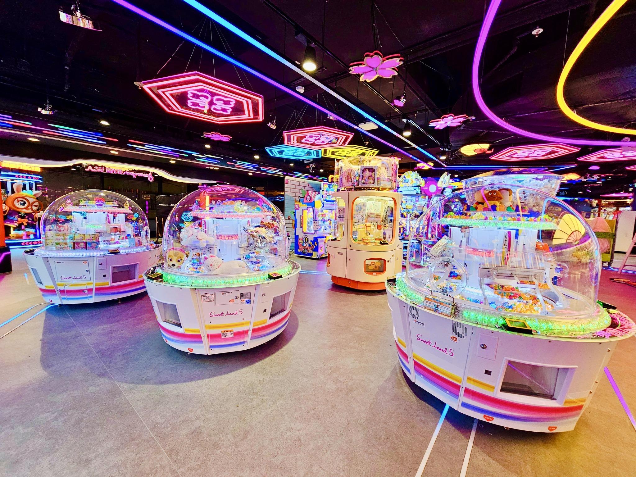 冒險樂園銅鑼灣分店佔地過萬呎,設多部夾公仔機。(FB群組「冒險樂園Taito Namco 情報組」圖片)