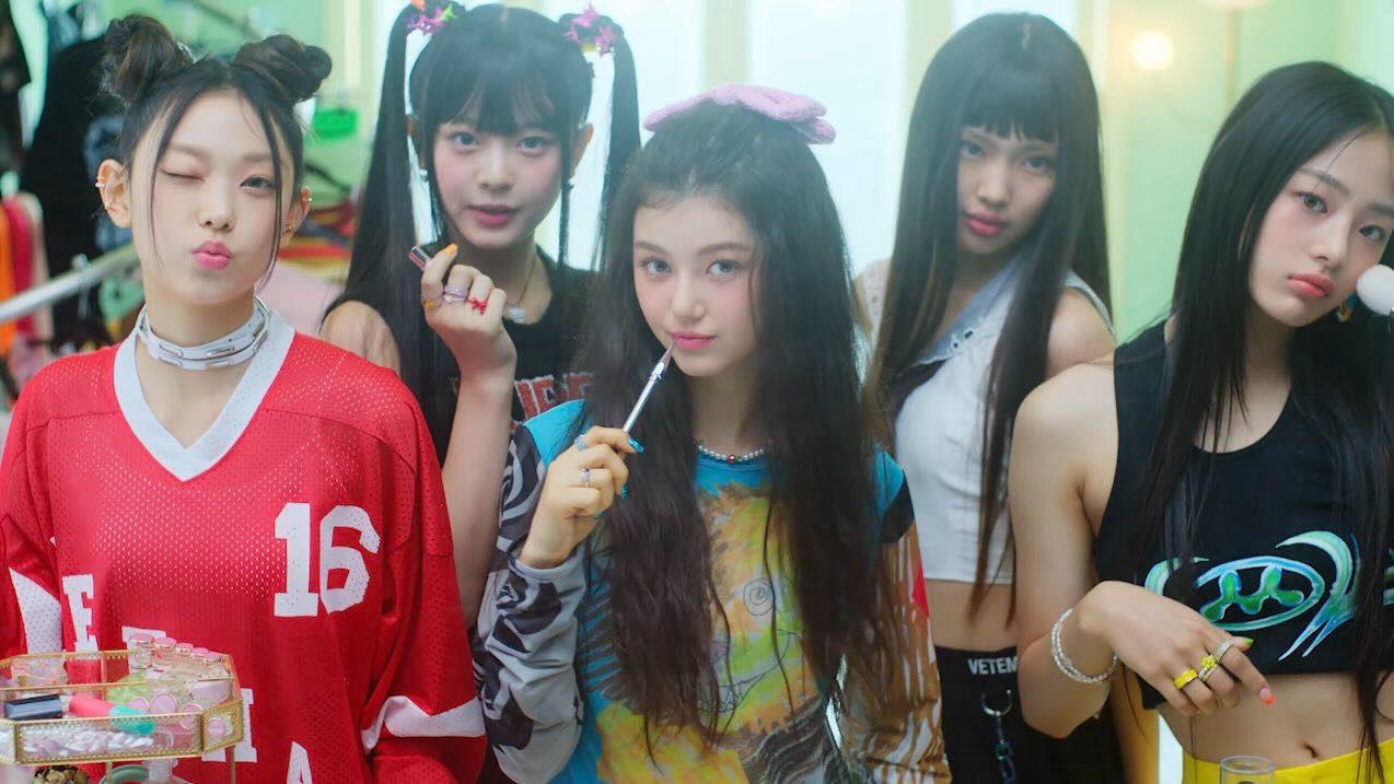 NJZ介紹新歌《Pit Stop》時稱,這首歌概括她們過去一年所有情感。