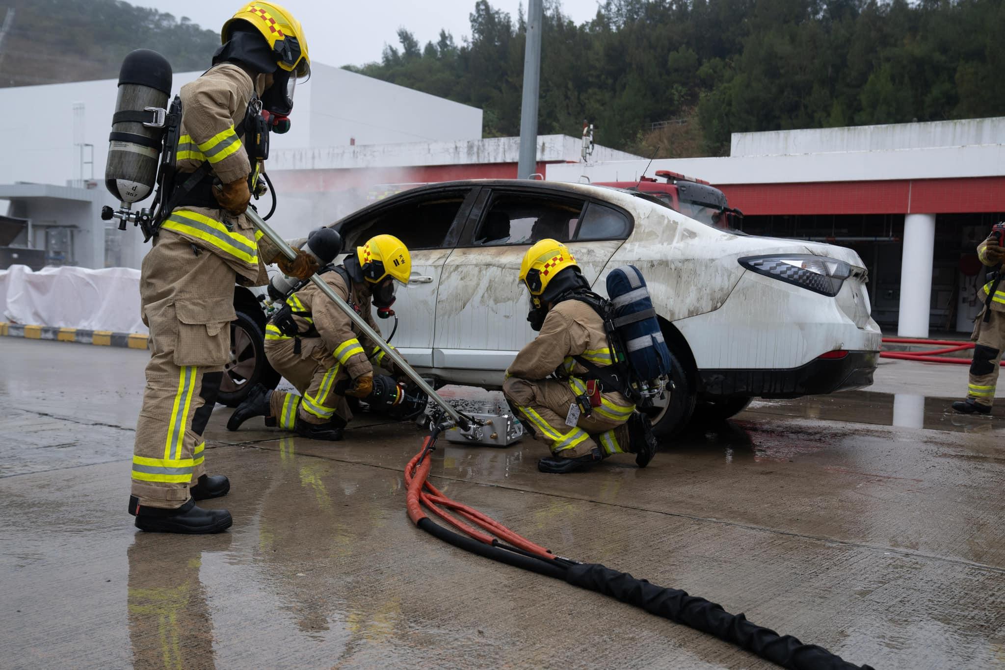 消防處呼籲市民遇上電動車火警時,立即撤離至安全地方,打999報警。(消防處)