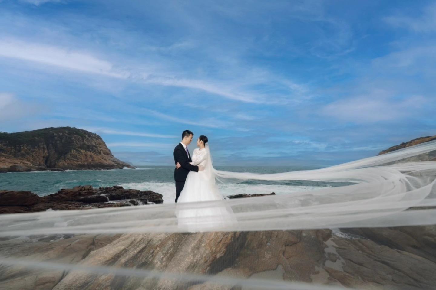 本地殘疾田徑名將、「神奇小子」蘇樺偉成婚,迎娶同樣是本地殘疾田徑港隊代表的任國芬。(蘇樺偉FB)