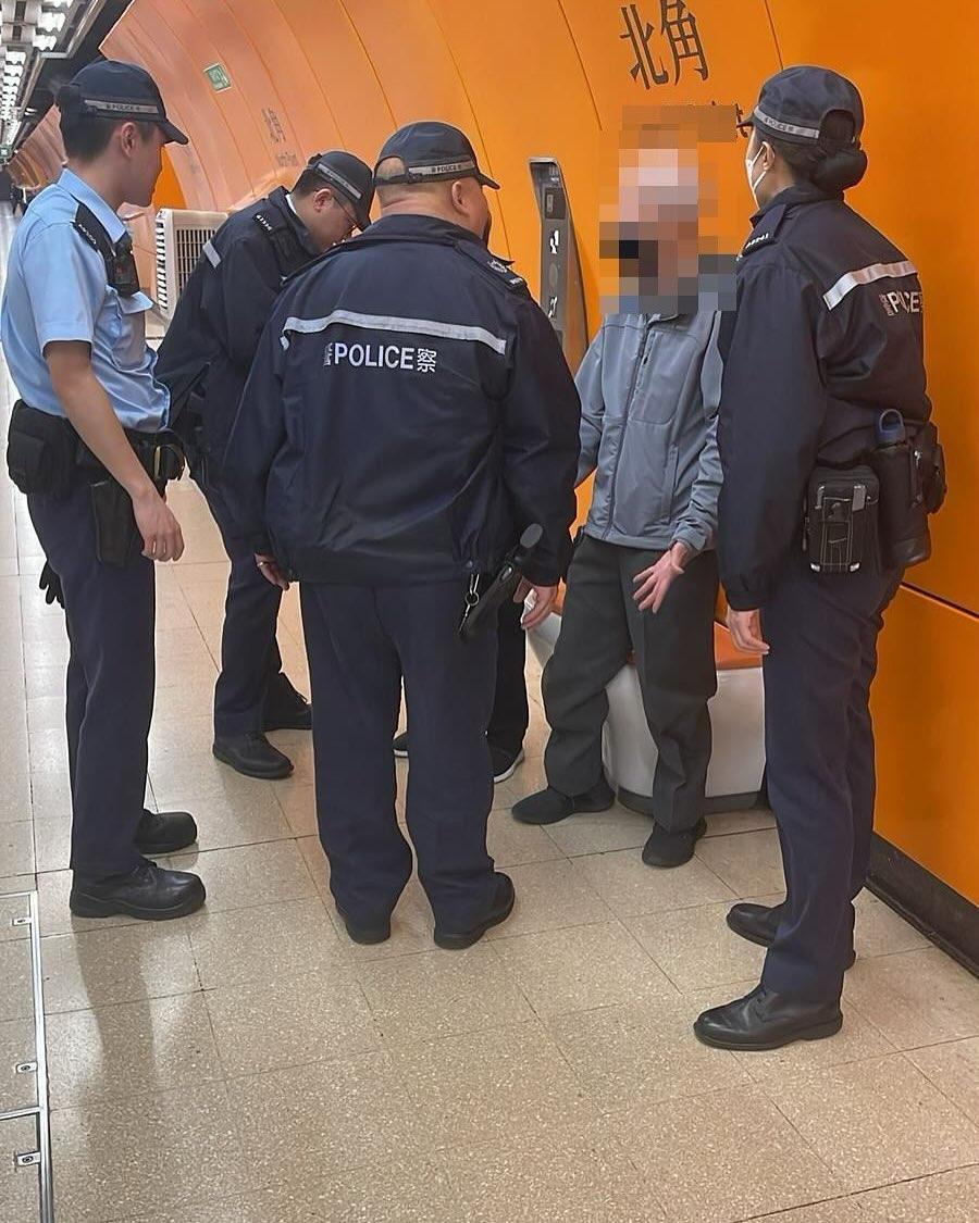 鰂魚涌一對老夫婦失散。(fb「東區警區」圖片)