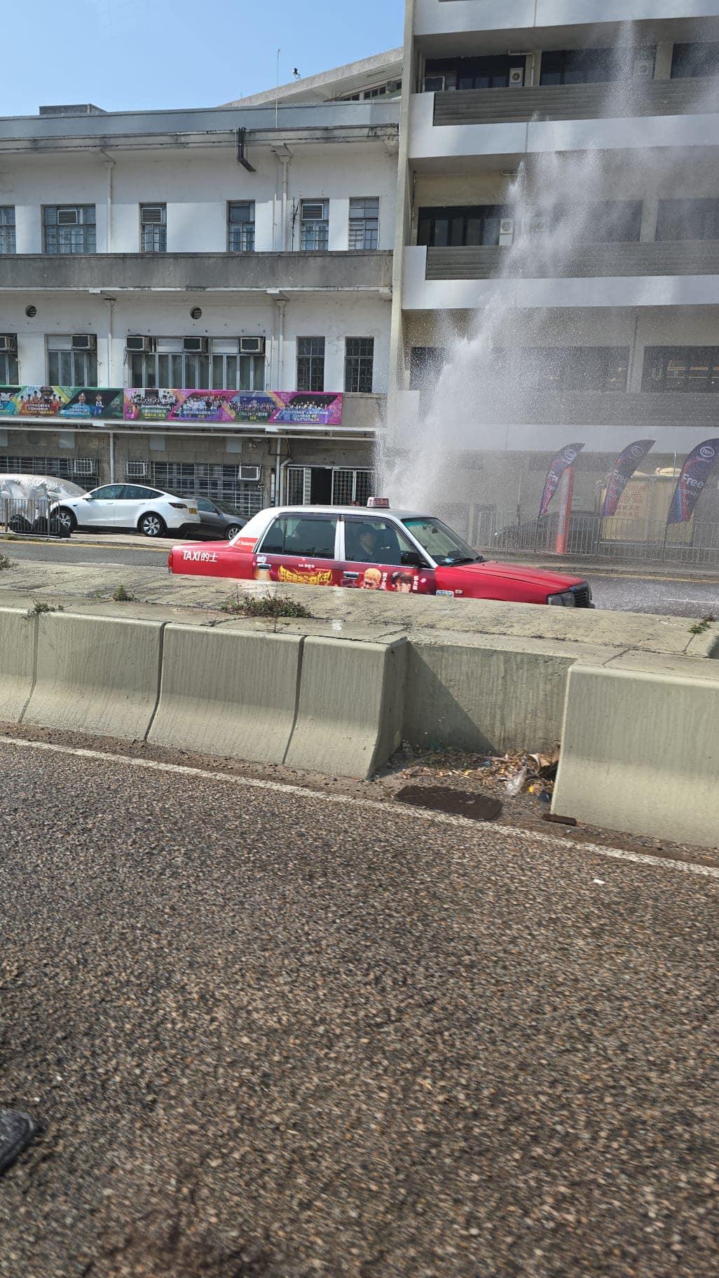 南區黃竹坑道香港仔工業學校近油站行人路爆水管(南區區議員張偉楠FB)