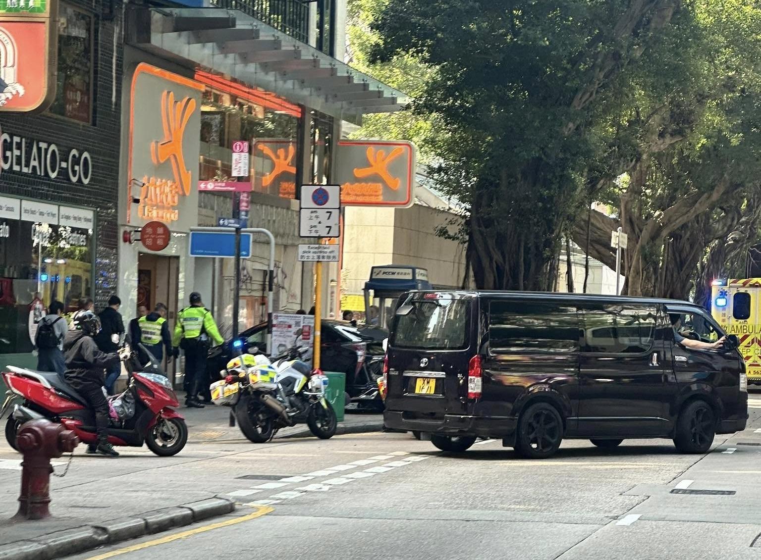 尖沙咀發生車禍。(fb「車cam L(香港群組)」圖片)