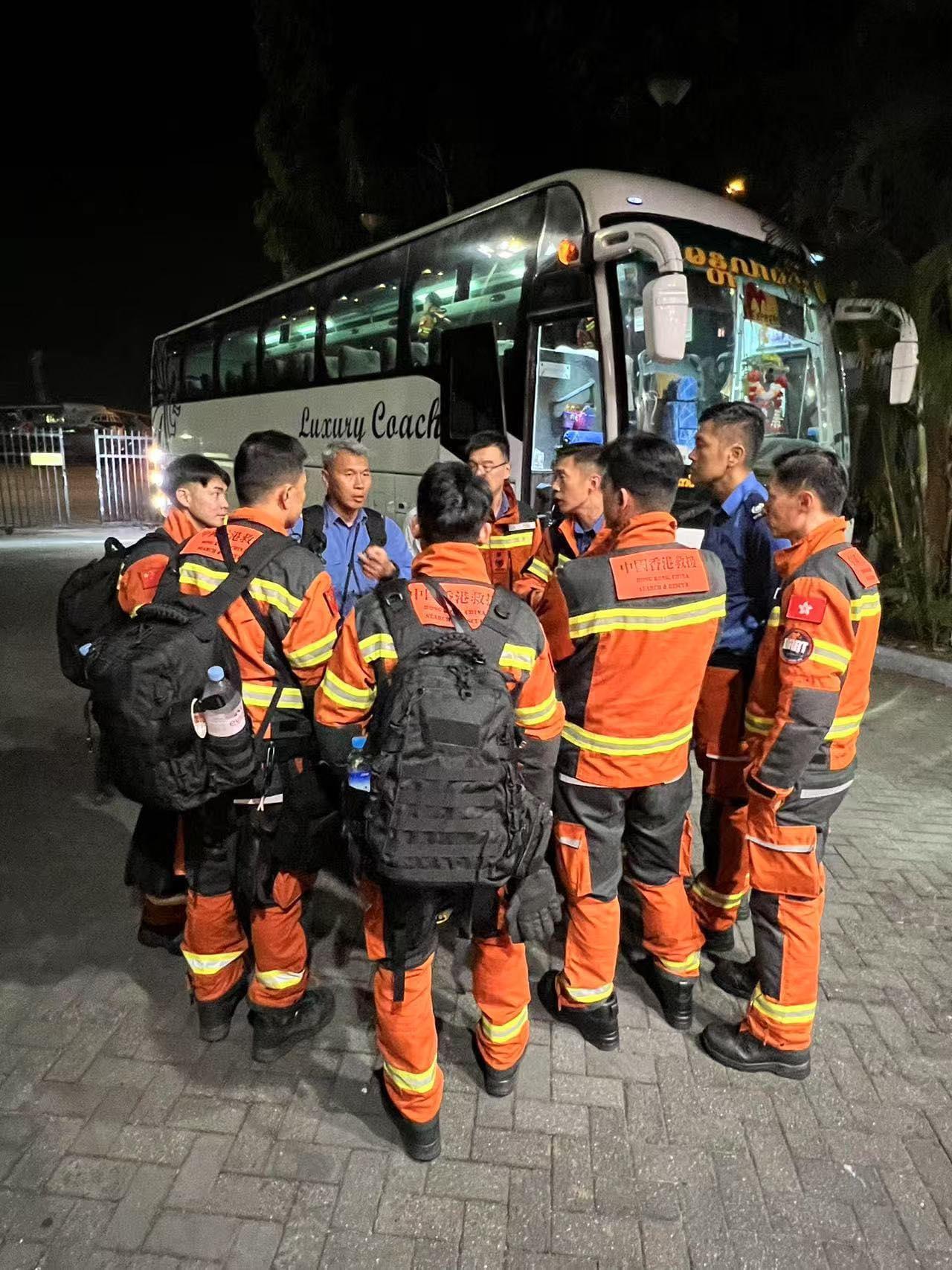 香港救援隊昨出發前往緬甸。(保安局FB)