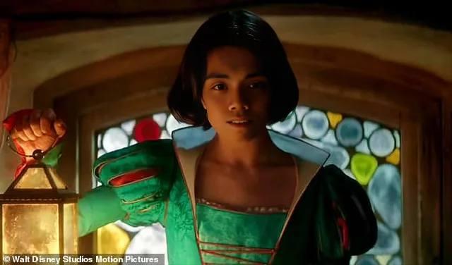 張敬軒與《白雪公主》的劇照被網民惡搞。