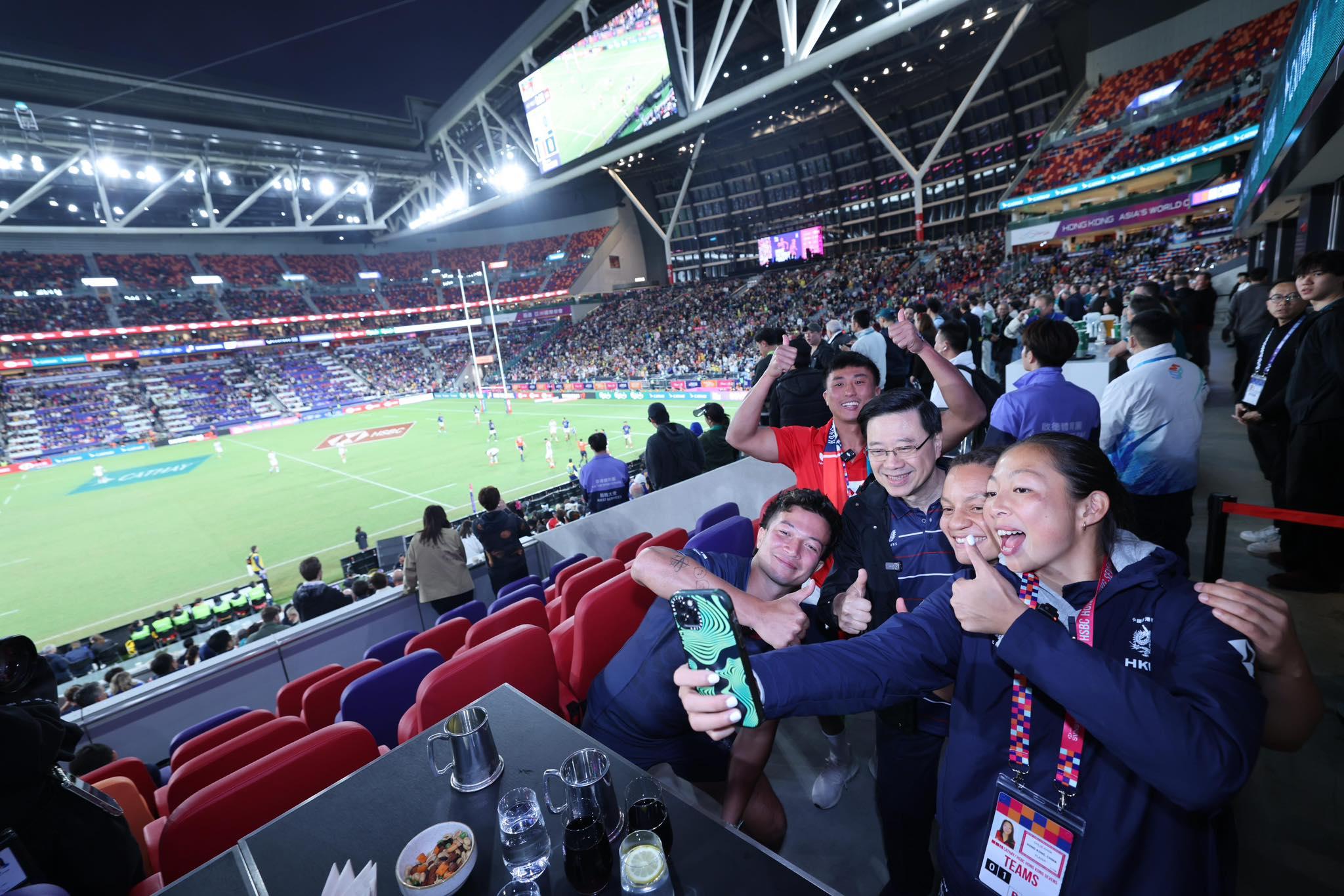 李家超到啟德體育園觀賽。(李家超FB)