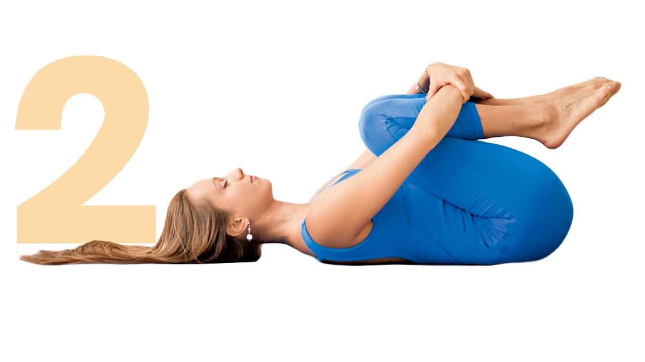 仰臥抱膝式Apanasana