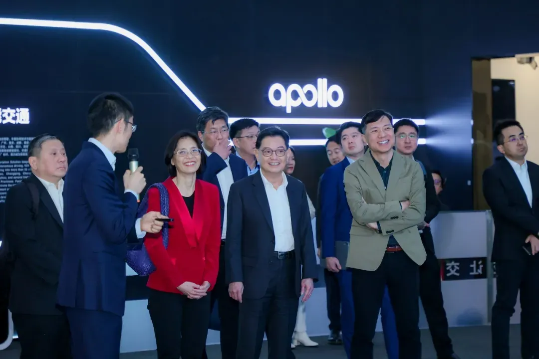 星副總理王瑞杰試乘蘿蔔快跑後讚好:歡迎來新加坡