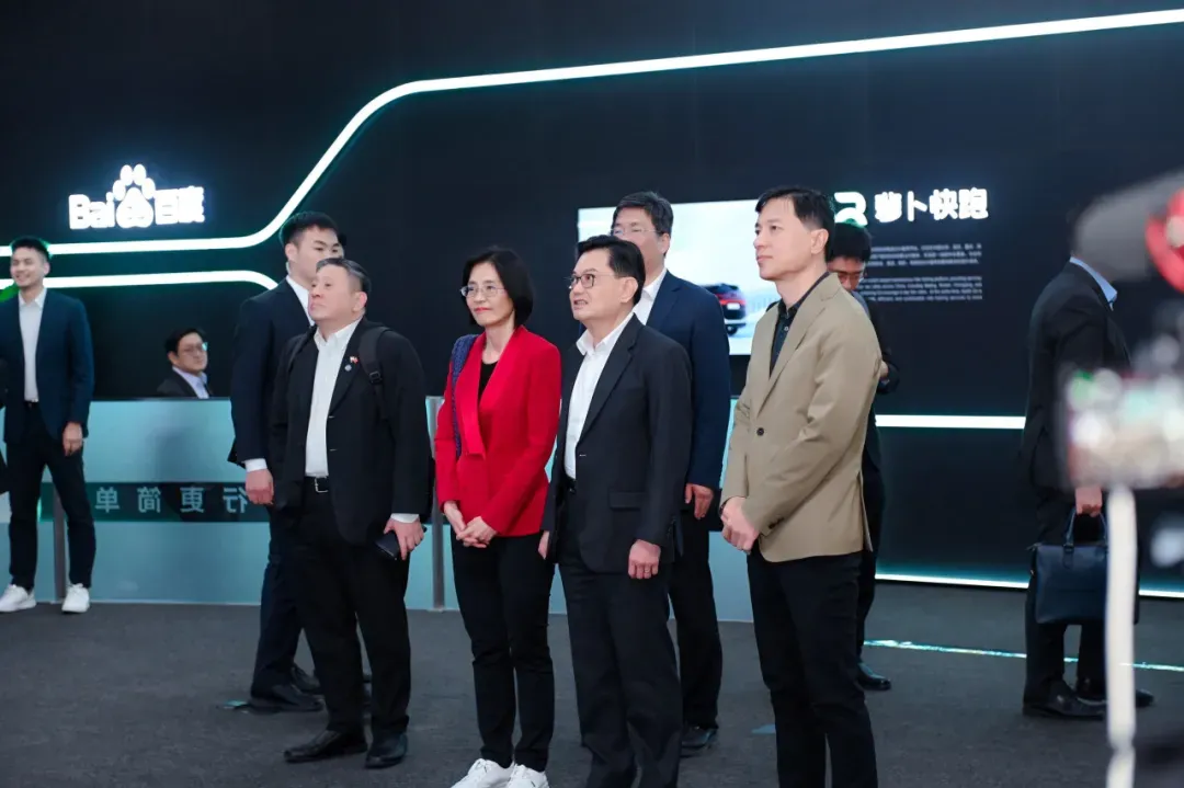 星副總理王瑞杰試乘蘿蔔快跑後讚好:歡迎來新加坡