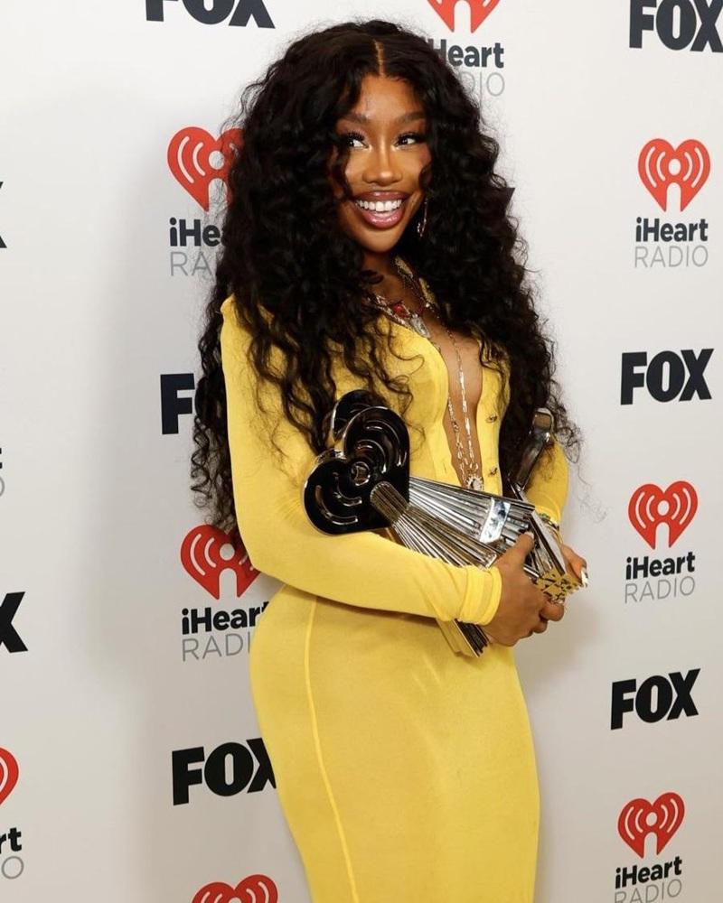 iHeartRadio音樂頒獎禮|Sabrina Carpenter贏年度歌獎 Taylor封年度藝術家